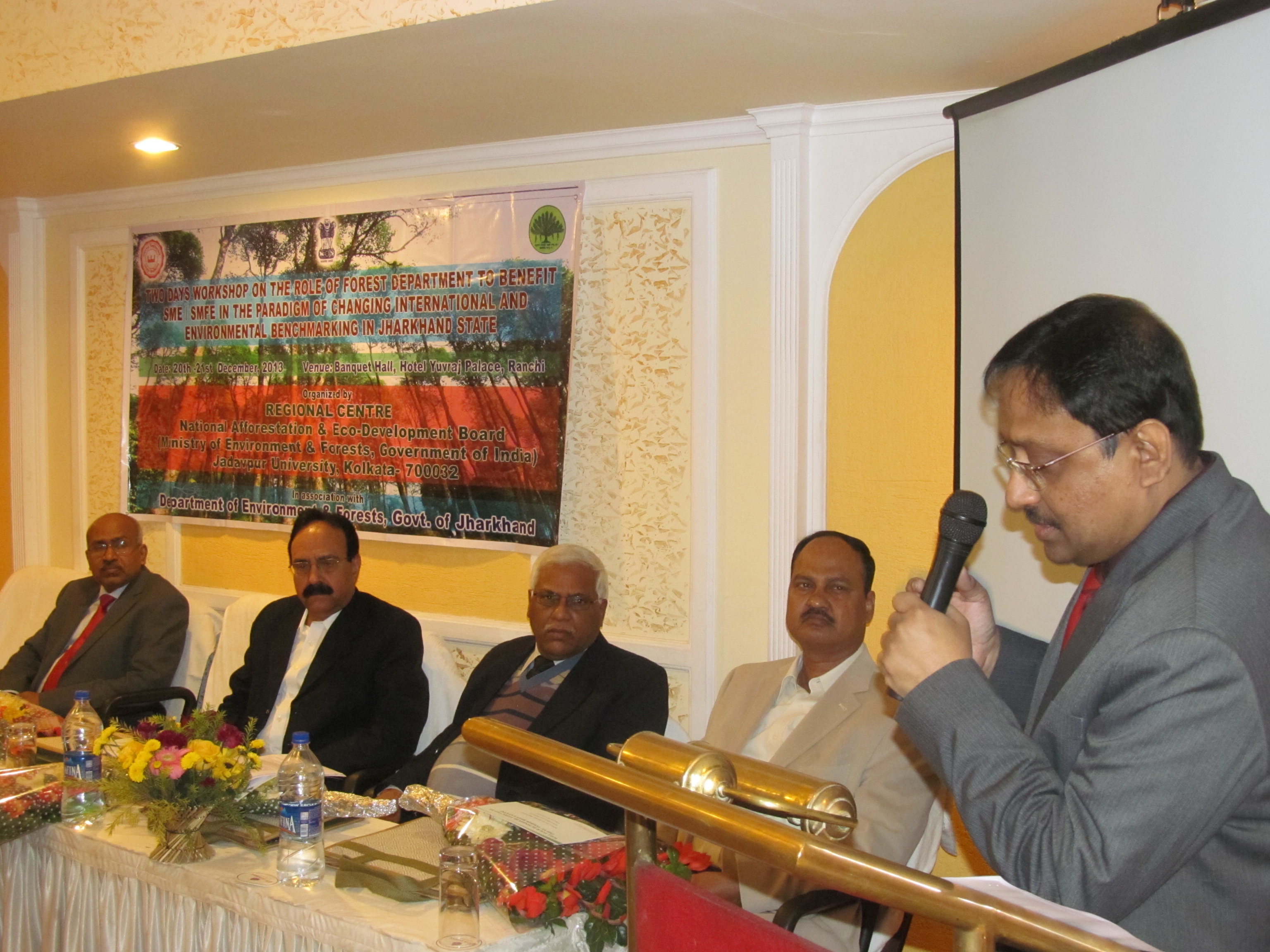 prof-asis-mazumdar-and-other-dignitaries-in-the-workshop-at-ranchi-jharkhand